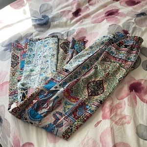 Pattern Flowy Pants Size XS